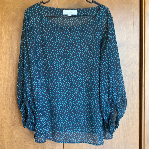 LOFT Tops - EUC Women’s Loft grey with teal dots sheer blouse - size XL